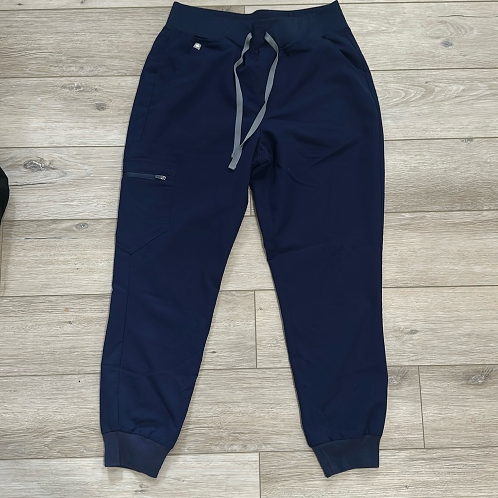 FIGS Women’s Navy Zamora™ High Waisted - Jogger Scrub Pants - M - Petite